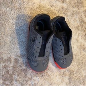Toddler size 8 Puma Shoes Like new w/o laces